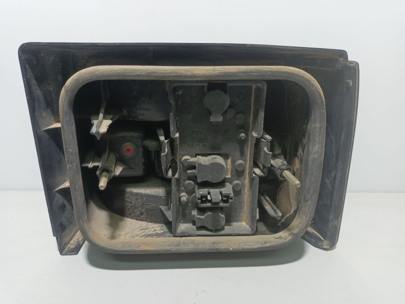 Recambio de piloto trasero izquierdo para renault 19 hatchback (b/c53) referencia OEM IAM   