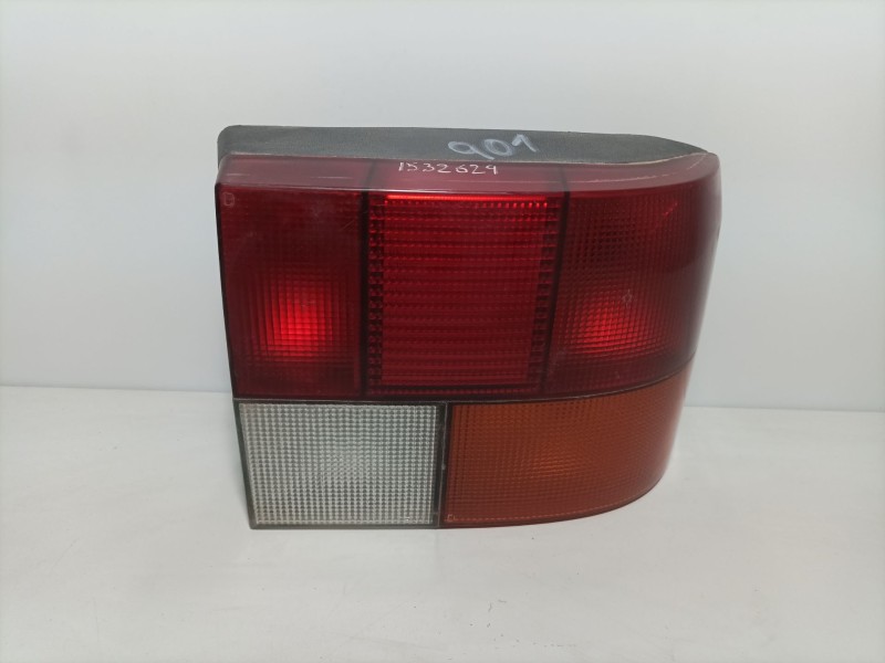 Recambio de piloto trasero derecho para renault 19 hatchback (b/c53) referencia OEM IAM ptdr19  