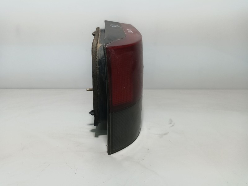 Recambio de piloto trasero izquierdo para renault 19 hatchback (b/c53) referencia OEM IAM ptir19  