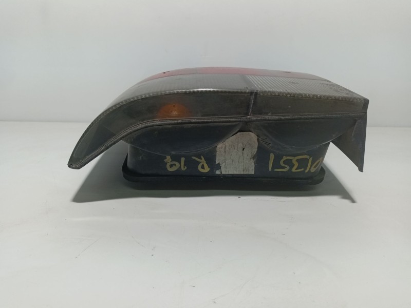 Recambio de piloto trasero izquierdo para renault 19 hatchback (b/c53) referencia OEM IAM ptir19  