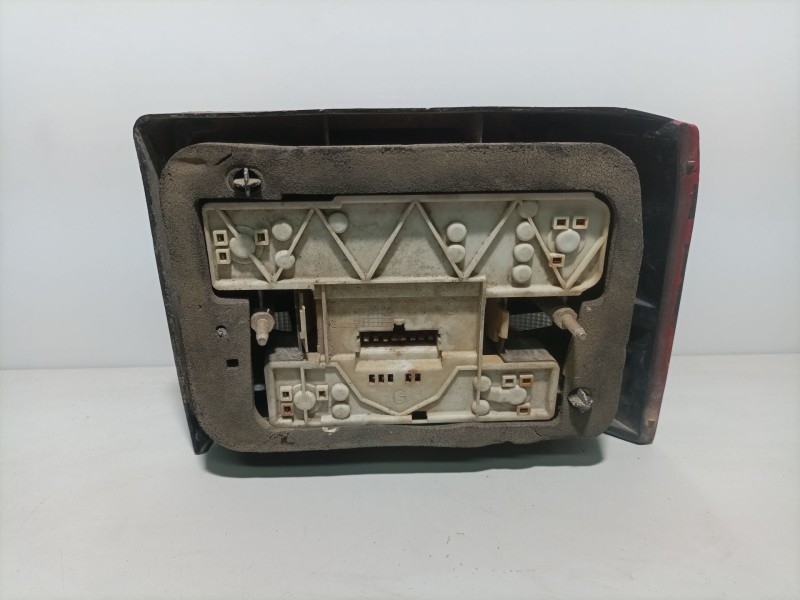 Recambio de piloto trasero izquierdo para renault 19 hatchback (b/c53) referencia OEM IAM ptir19  