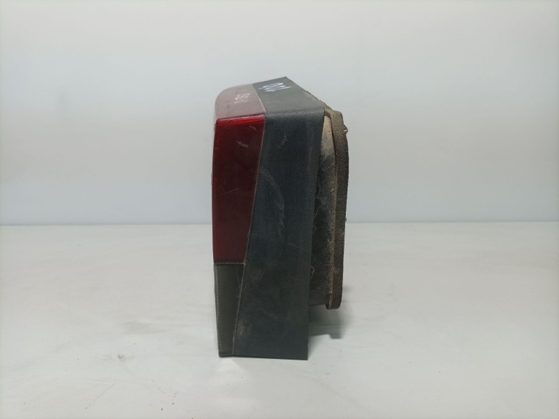 Recambio de piloto trasero izquierdo para renault 19 hatchback (b/c53) referencia OEM IAM ptir19  