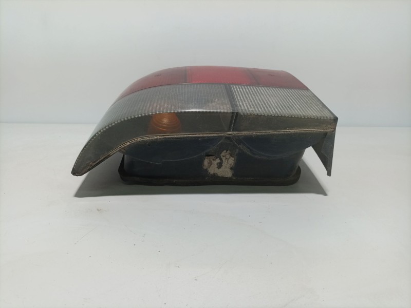 Recambio de piloto trasero izquierdo para renault 19 hatchback (b/c53) referencia OEM IAM ptir19  