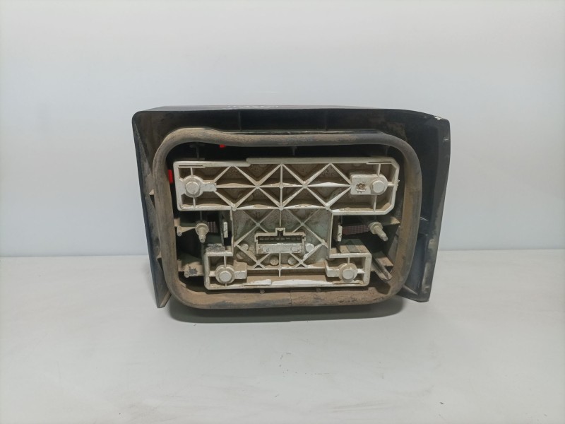 Recambio de piloto trasero izquierdo para renault 19 hatchback (b/c53) referencia OEM IAM ptir19  