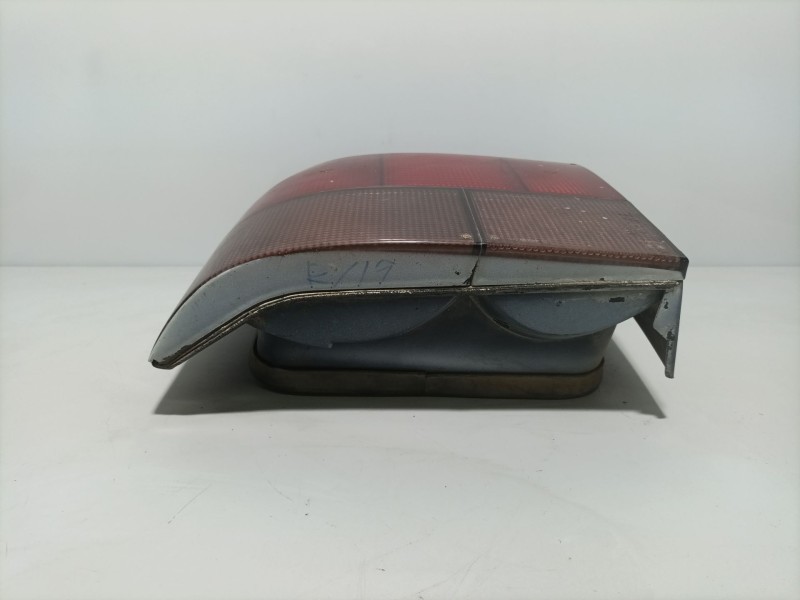 Recambio de piloto trasero izquierdo para renault 19 hatchback (b/c53) referencia OEM IAM ptir19  