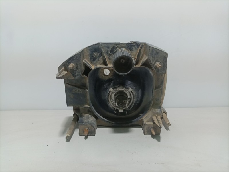 Recambio de faro derecho para renault express referencia OEM IAM 7R0188701  