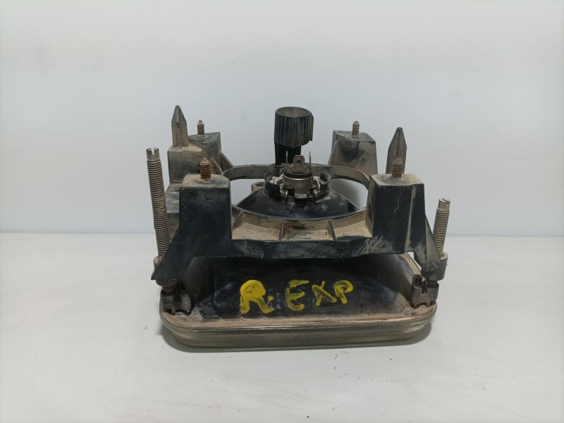 Recambio de faro derecho para renault express referencia OEM IAM 7R0188701  