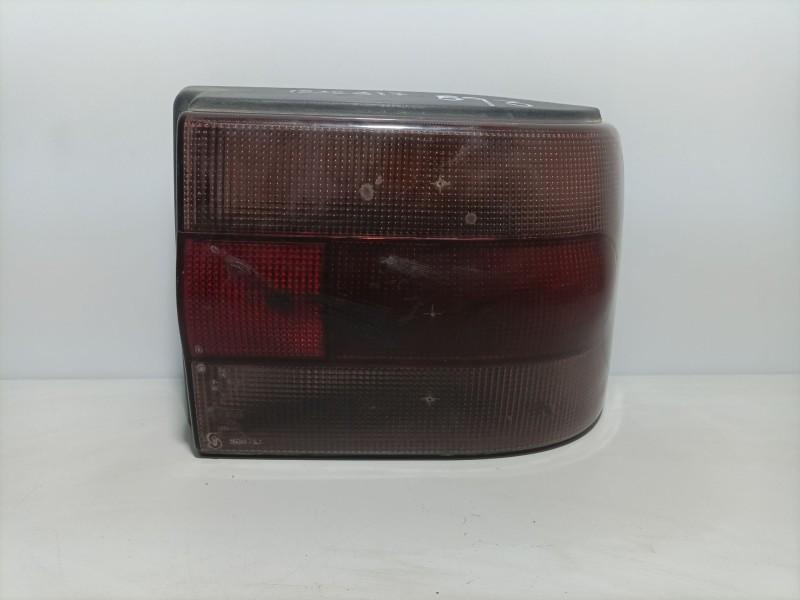 Recambio de piloto trasero derecho para renault 19 hatchback (b/c53) referencia OEM IAM ptdr19  