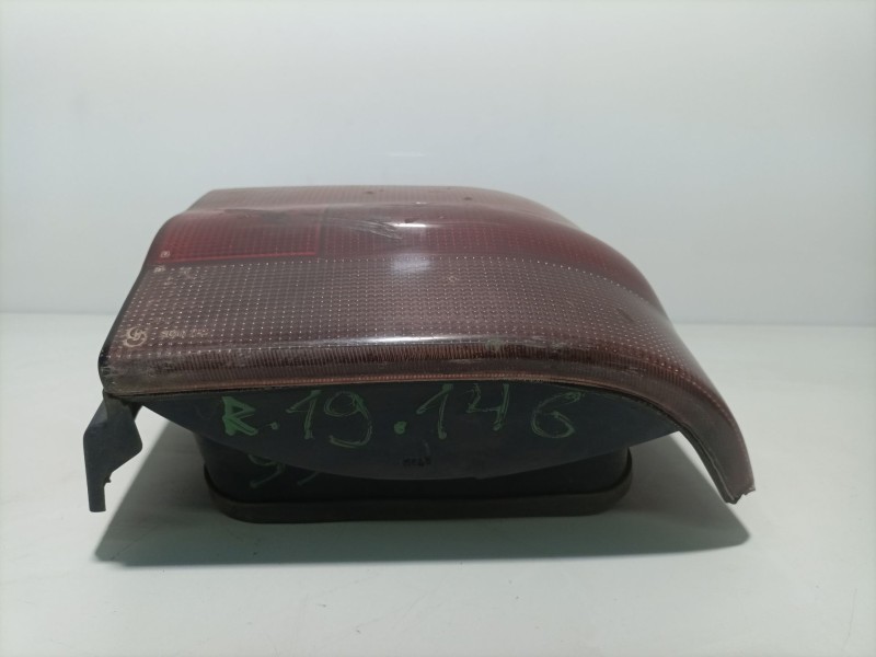 Recambio de piloto trasero derecho para renault 19 hatchback (b/c53) referencia OEM IAM ptdr19  