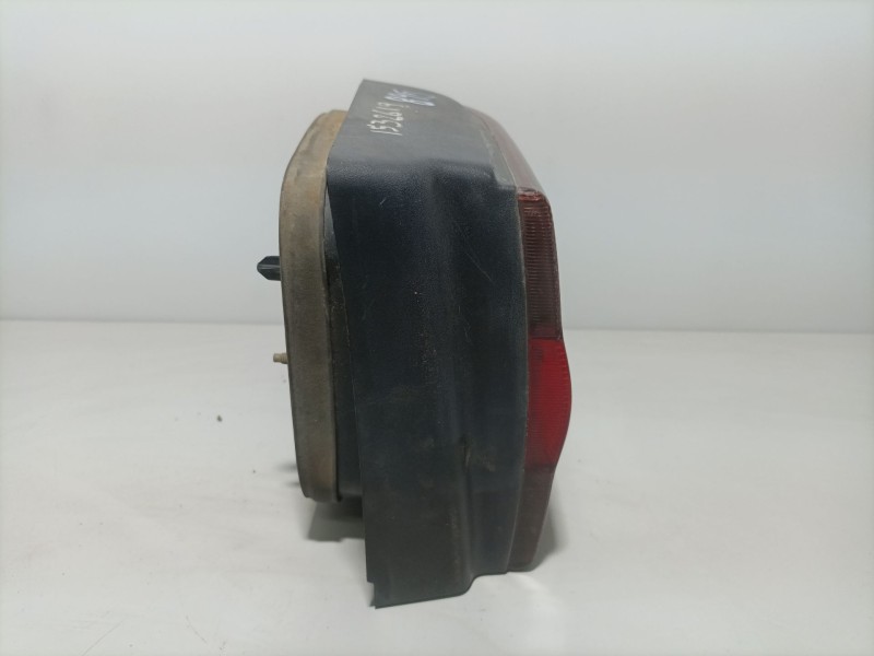 Recambio de piloto trasero derecho para renault 19 hatchback (b/c53) referencia OEM IAM ptdr19  