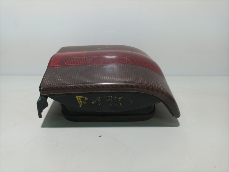 Recambio de piloto trasero derecho para renault 19 hatchback (b/c53) referencia OEM IAM ptdr19  