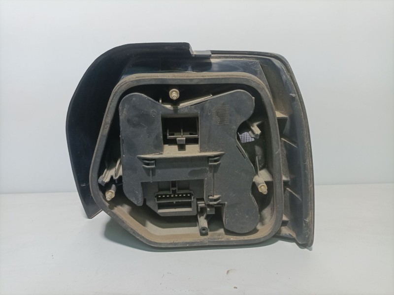 Recambio de piloto trasero izquierdo para renault 19 hatchback (b/c53) referencia OEM IAM ptir19  