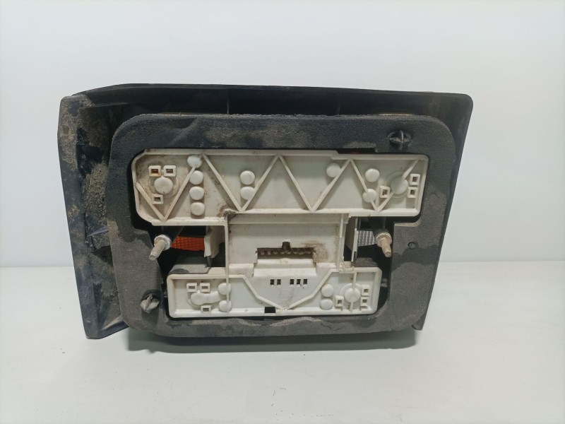 Recambio de piloto trasero derecho para renault 19 hatchback (b/c53) referencia OEM IAM ptdr19  