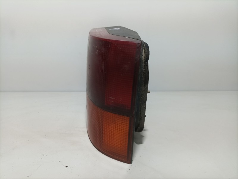 Recambio de piloto trasero derecho para renault 19 hatchback (b/c53) referencia OEM IAM ptdr19  