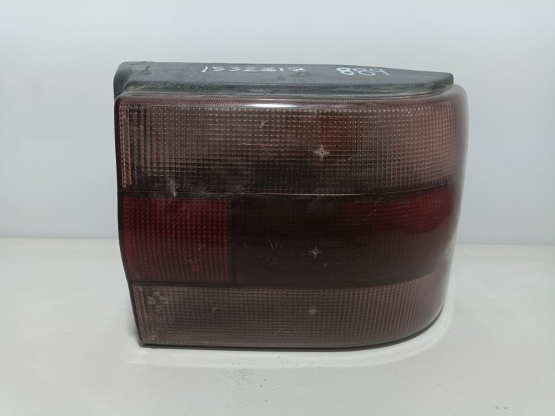 Recambio de piloto trasero derecho para renault 19 hatchback (b/c53) referencia OEM IAM ptdr19  