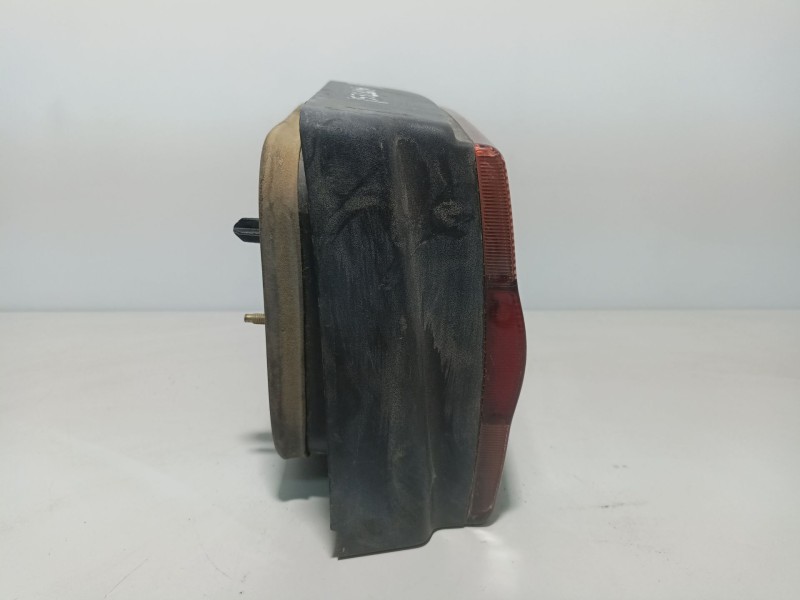 Recambio de piloto trasero derecho para renault 19 hatchback (b/c53) referencia OEM IAM ptdr19  