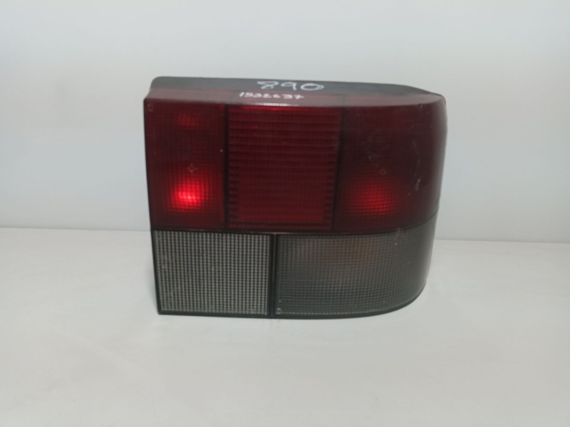 Recambio de piloto trasero derecho para renault 19 hatchback (b/c53) referencia OEM IAM ptdr19  