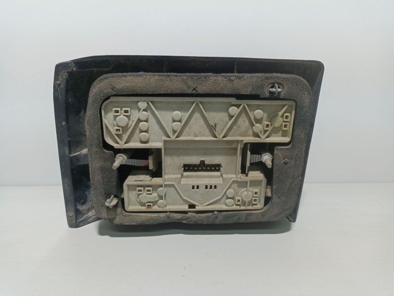 Recambio de piloto trasero derecho para renault 19 hatchback (b/c53) referencia OEM IAM ptdr19  