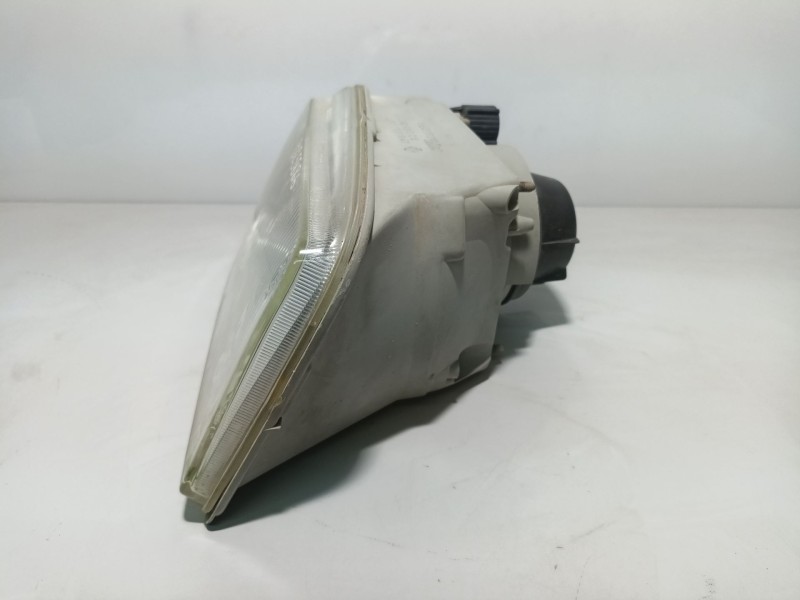Recambio de faro derecho para renault 5 (b/c40) referencia OEM IAM 7700761345  