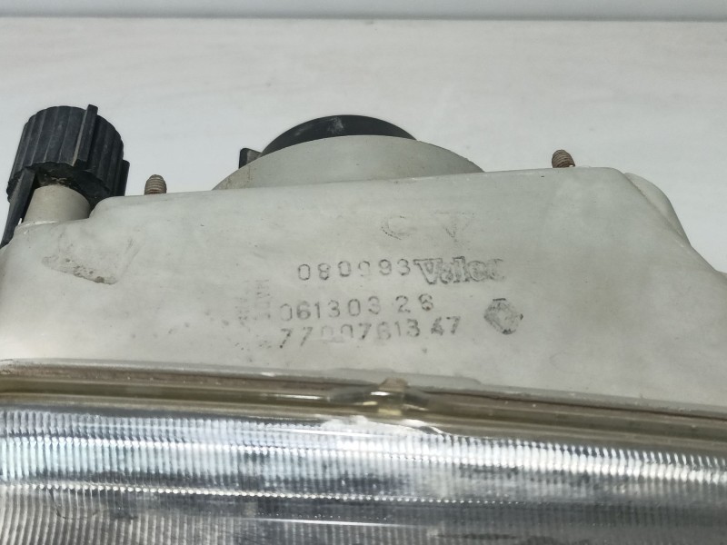 Recambio de faro derecho para renault 5 (b/c40) referencia OEM IAM 7700761345  