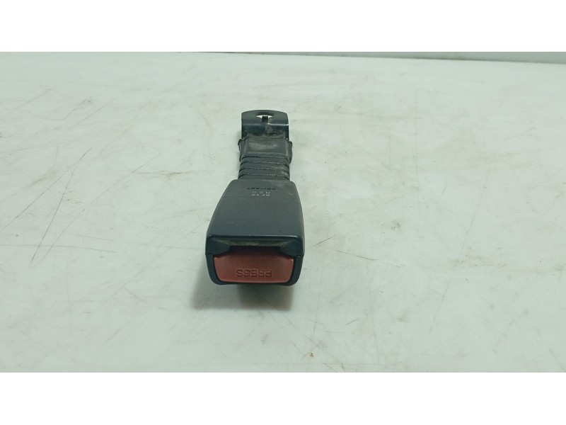 Recambio de anclaje cinturon delantero derecho para daewoo lanos (klat) 1.5 referencia OEM IAM   