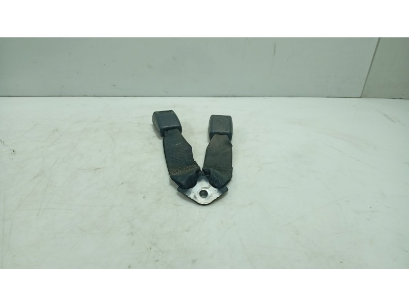 Recambio de anclaje cinturon trasero izquierdo para daewoo lanos (klat) 1.5 referencia OEM IAM   