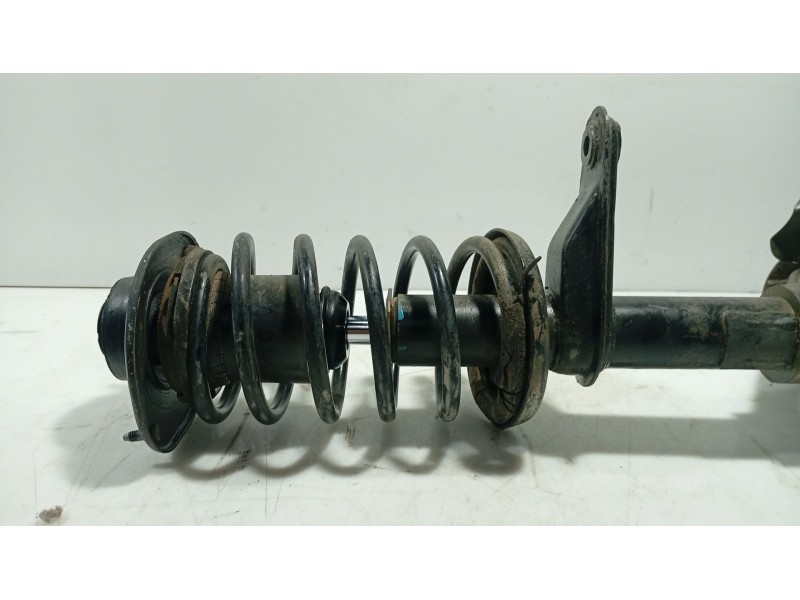 Recambio de mangueta delantera derecha para daewoo lanos (klat) 1.5 referencia OEM IAM   