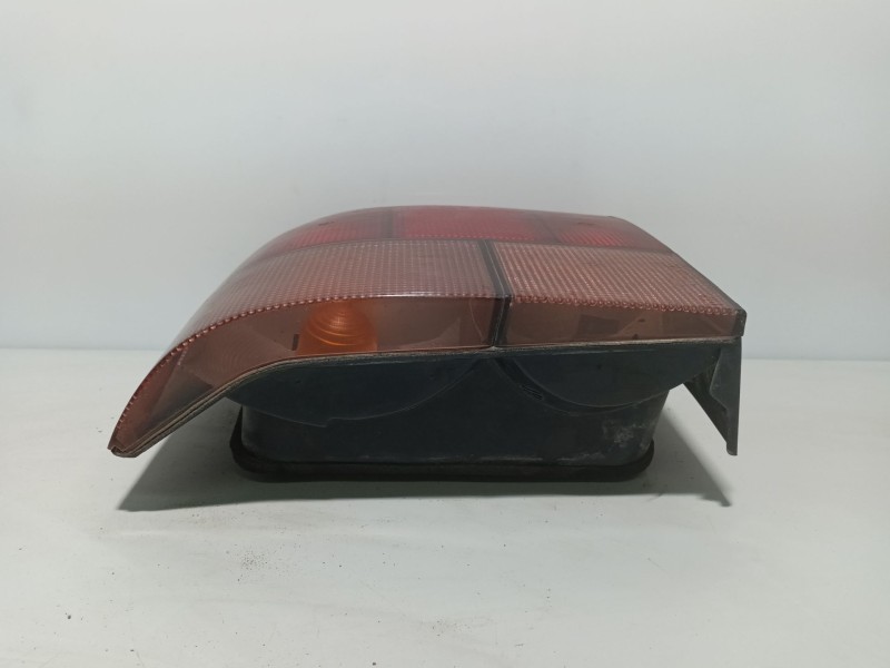 Recambio de piloto trasero izquierdo para renault 19 hatchback (b/c53) referencia OEM IAM ptir19  