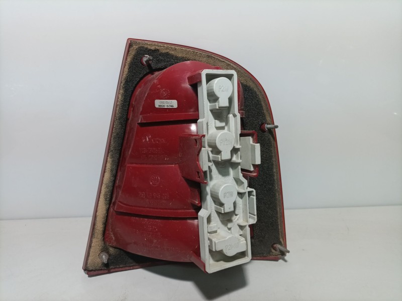 Recambio de piloto trasero izquierdo para skoda octavia berlina (1u2) ambiente referencia OEM IAM 1U6945095  