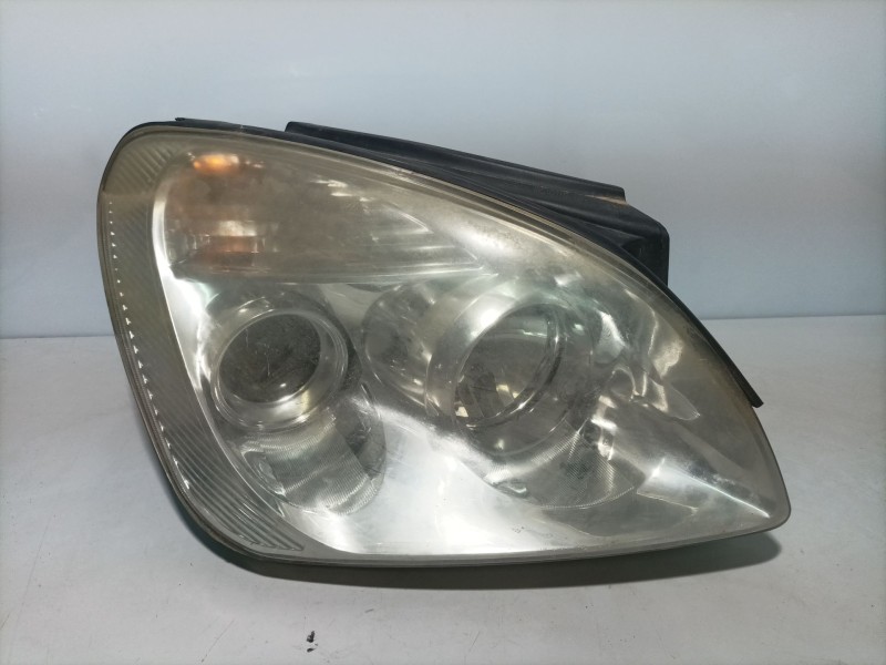Recambio de faro derecho para kia carens (un) referencia OEM IAM 921021D020  