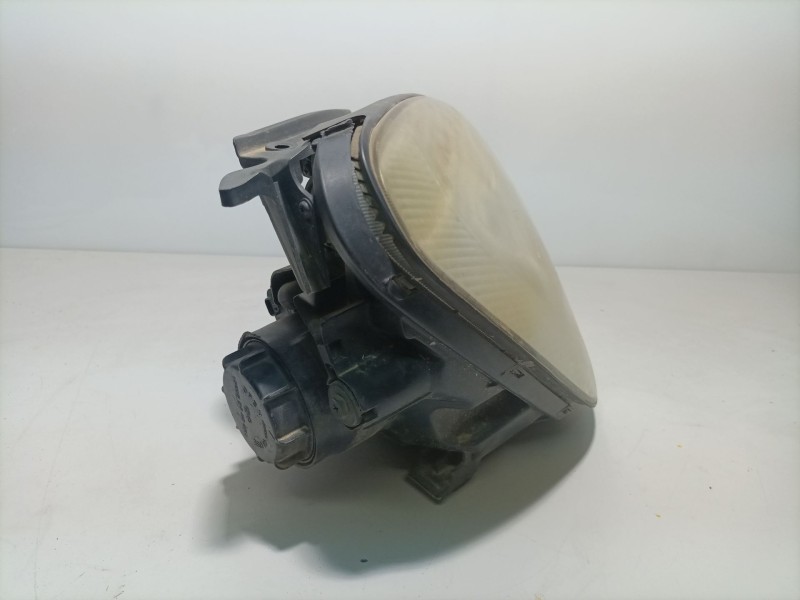 Recambio de faro derecho para kia carens (un) referencia OEM IAM 921021D020  