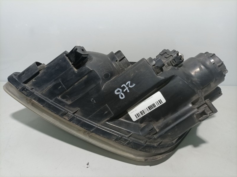 Recambio de faro derecho para kia carens (un) referencia OEM IAM 921021D020  