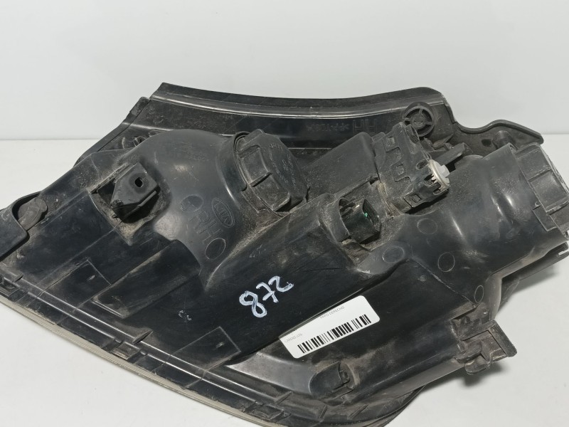 Recambio de faro derecho para kia carens (un) referencia OEM IAM 921021D020  