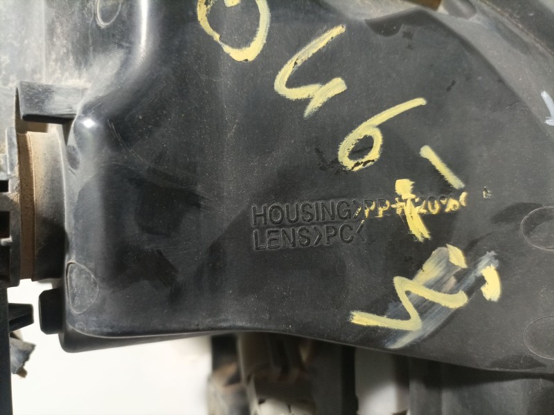 Recambio de faro izquierdo para renault kangoo referencia OEM IAM 8200236590  