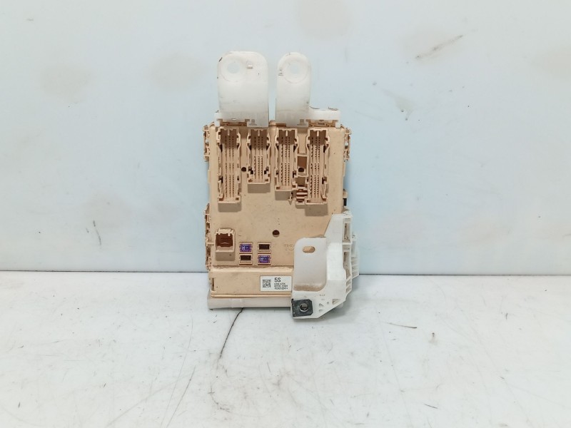 Recambio de caja reles / fusibles para toyota auris (_e18_) 1.4 d-4d (nde180_) referencia OEM IAM   