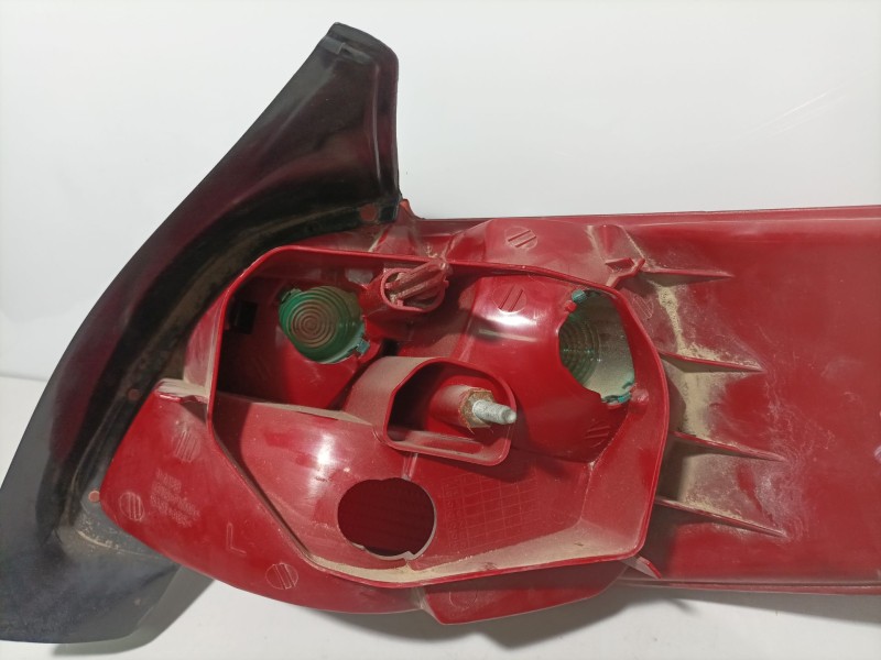 Recambio de piloto trasero izquierdo para peugeot 206 berlina referencia OEM IAM 11A11B 11-A116B 