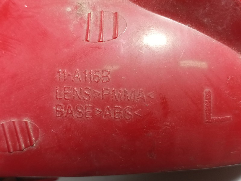 Recambio de piloto trasero izquierdo para peugeot 206 berlina referencia OEM IAM 11A11B 11-A116B 