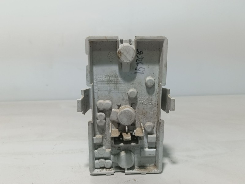 Recambio de portalamparas para renault 19 (b/c/l53) referencia OEM IAM 7701349870  