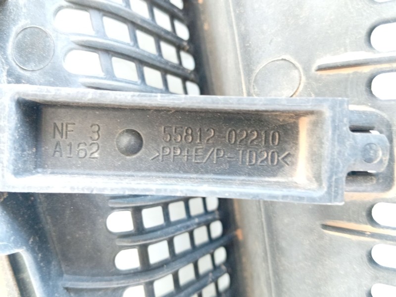 Recambio de moldura para toyota auris (_e18_) 1.4 d-4d (nde180_) referencia OEM IAM   