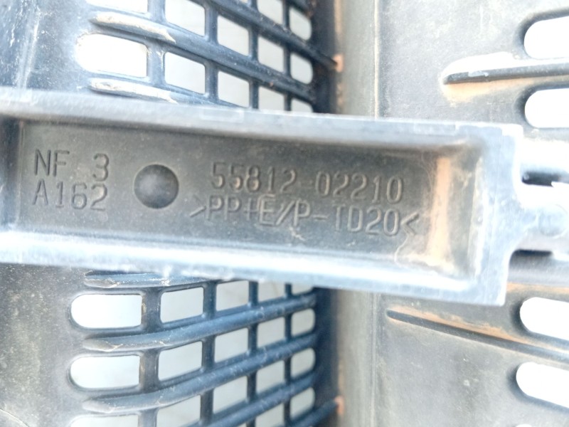 Recambio de moldura para toyota auris (_e18_) 1.4 d-4d (nde180_) referencia OEM IAM   