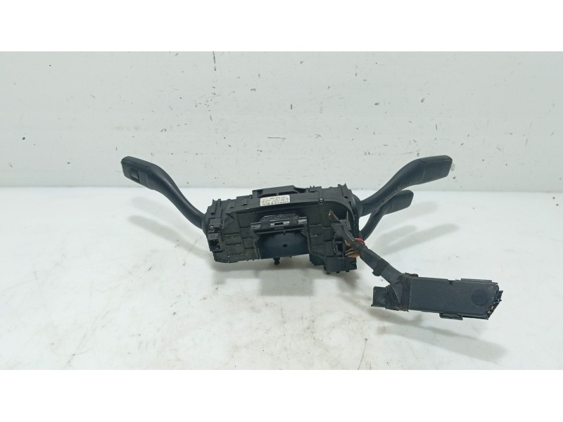 Recambio de mando volante para audi a4 b6 avant (8e5) 2.4 referencia OEM IAM   