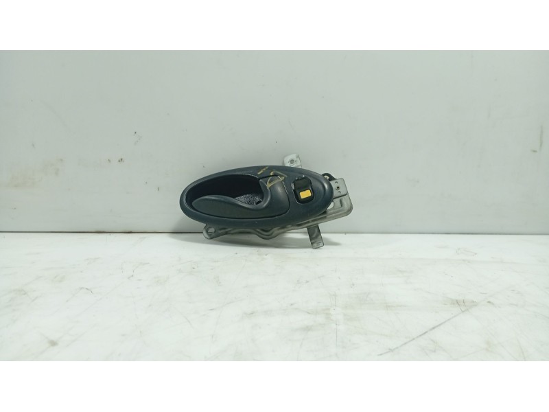 Recambio de maneta interior delantera derecha para hyundai coupe (j2) referencia OEM IAM   