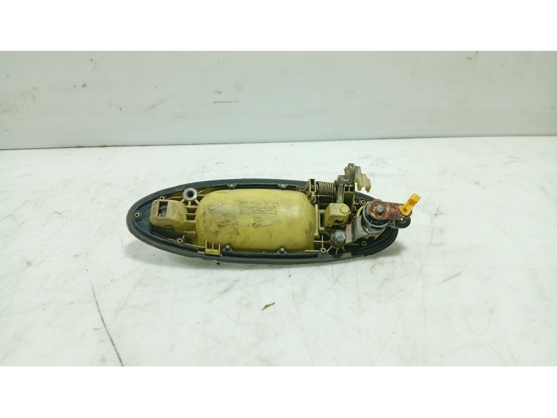 Recambio de maneta exterior delantera derecha para hyundai coupe (j2) referencia OEM IAM   