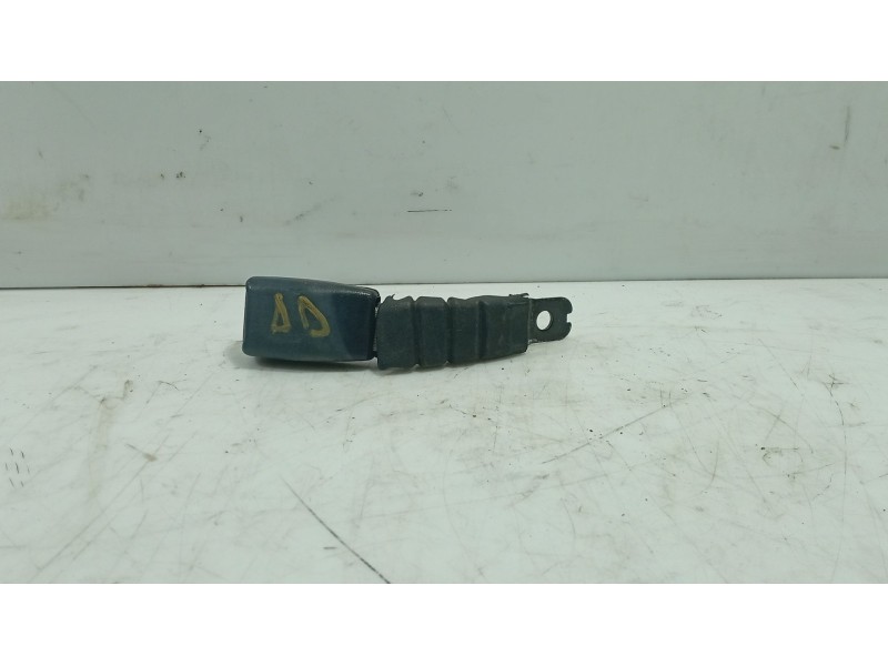 Recambio de anclaje cinturon delantero derecho para hyundai coupe (j2) referencia OEM IAM   