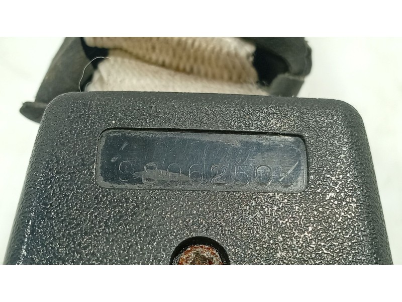 Recambio de anclaje cinturon delantero derecho para hyundai coupe (j2) referencia OEM IAM   