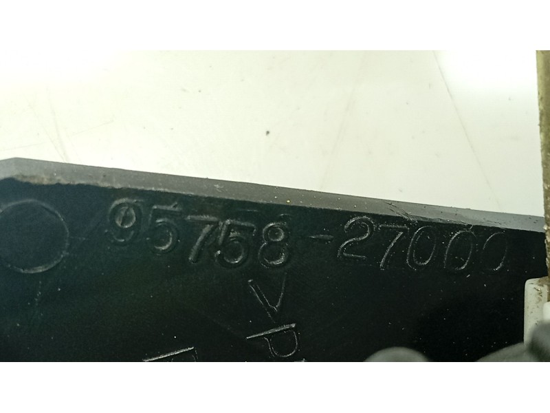 Recambio de cerradura puerta delantera derecha para hyundai coupe (j2) referencia OEM IAM   