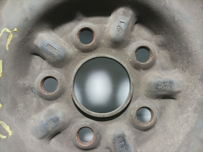 Recambio de llanta para toyota avensis t22 referencia OEM IAM 4261105100  
