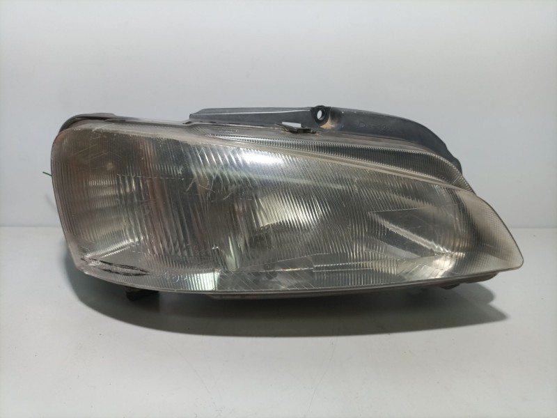 Recambio de faro derecho para peugeot 106 ii (1a_, 1c_) 1.1 i referencia OEM IAM 6205P4  