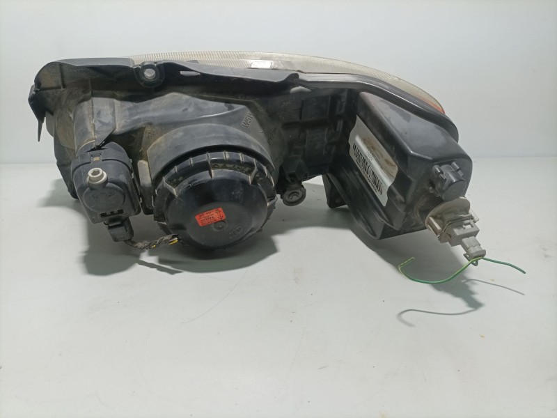 Recambio de faro derecho para peugeot 106 ii (1a_, 1c_) 1.1 i referencia OEM IAM 6205P4  