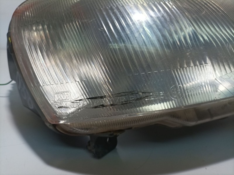 Recambio de faro derecho para peugeot 106 ii (1a_, 1c_) 1.1 i referencia OEM IAM 6205P4  